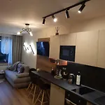 דירה Pinewood Ang Luxurious A43, Gardens בורובץ