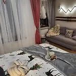 דירה Pinewood Ang Luxurious A43, Gardens בורובץ