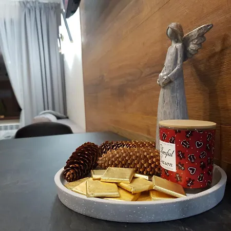 Pinewood Ang Luxurious A43, Gardens * בורובץ