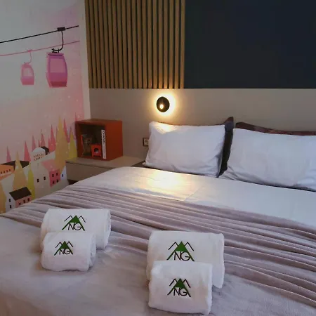 Pinewood Ang Luxurious A43, Gardens *