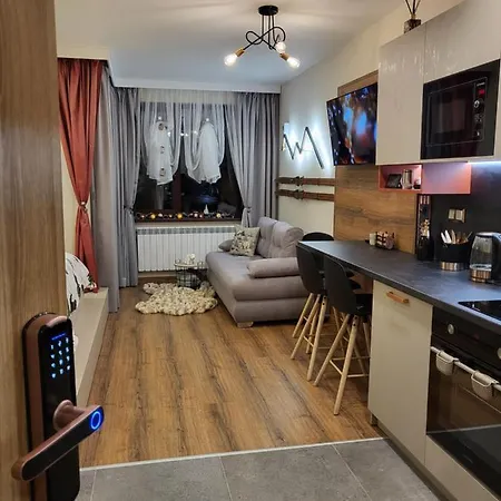 Pinewood Ang Luxurious A43, Gardens *