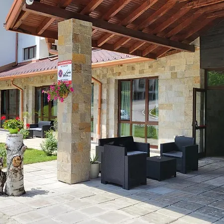 Apartment Pinewood Ang Luxurious A43, Gardens *