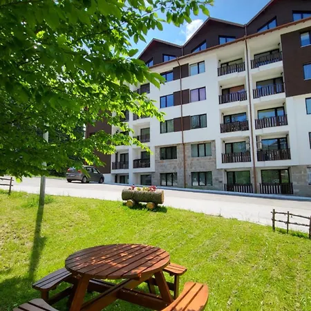 Apartment Pinewood Ang Luxurious A43, Gardens Borovets