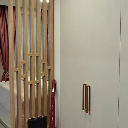 דירה Pinewood Ang Luxurious A43, Gardens בורובץ