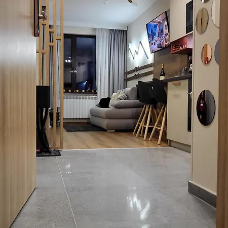 Pinewood Ang Luxurious A43, Gardens Lägenhet *