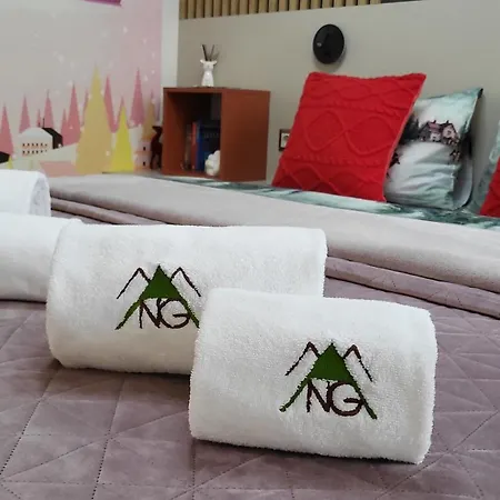 Pinewood Ang Luxurious A43, Gardens Apartment