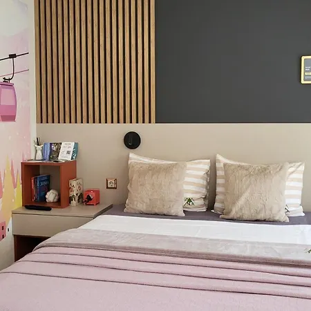 Apartment Pinewood Ang Luxurious A43, Gardens *